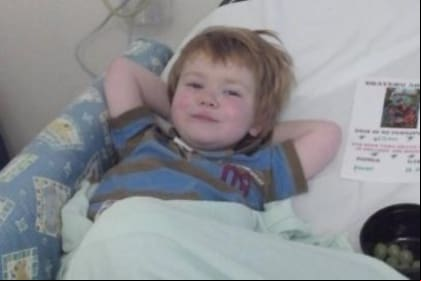 El pequeño Will debió recibir años de tratamiento para su cáncer en el Hospital Infantil de Sheffield.